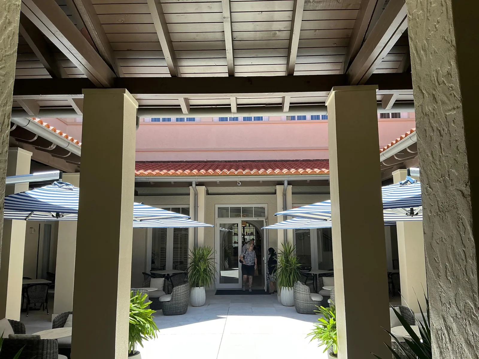 Courtyard with umbrellas, current condition